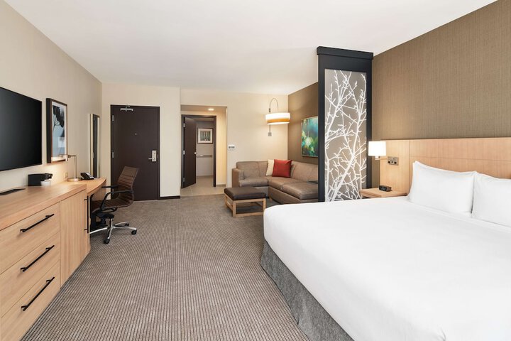 Room 25 of 39