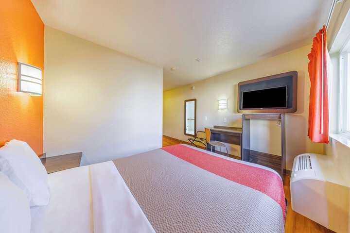 Room 20 of 25