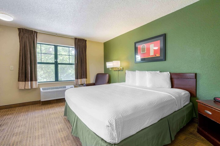 Room 22 of 28