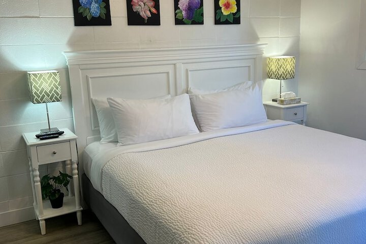 Room 11 of 28