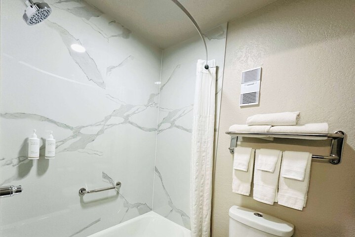 Room 17 of 24
