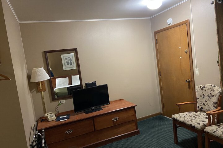 Room 48 of 61
