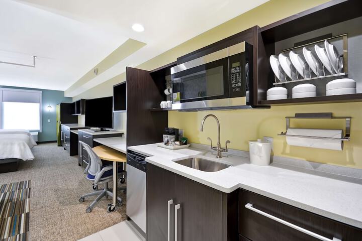 Room 12 of 25
