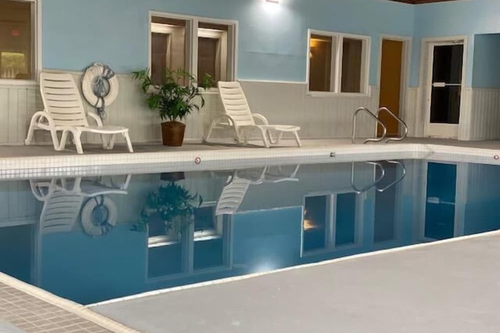 Pool 4 of 9