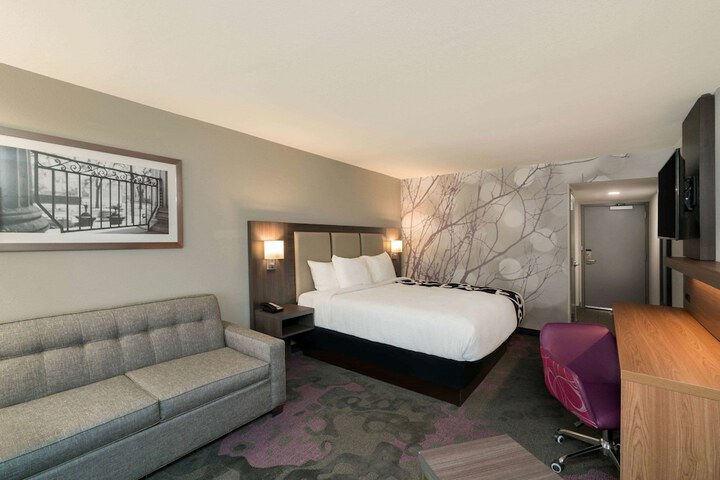 Room 34 of 51