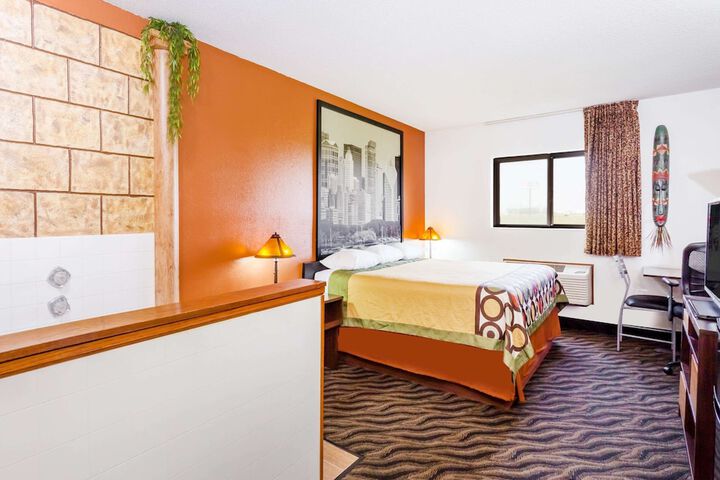 Room 5 of 17