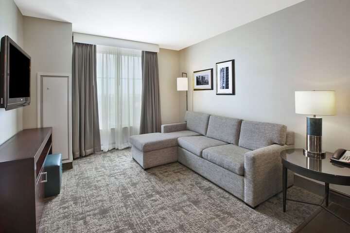 Room 25 of 40