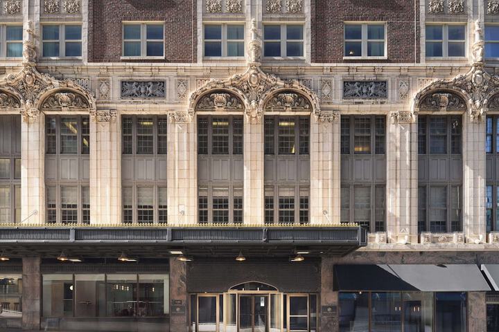 Hotel Phillips Kansas City Curio Collection by Hilton