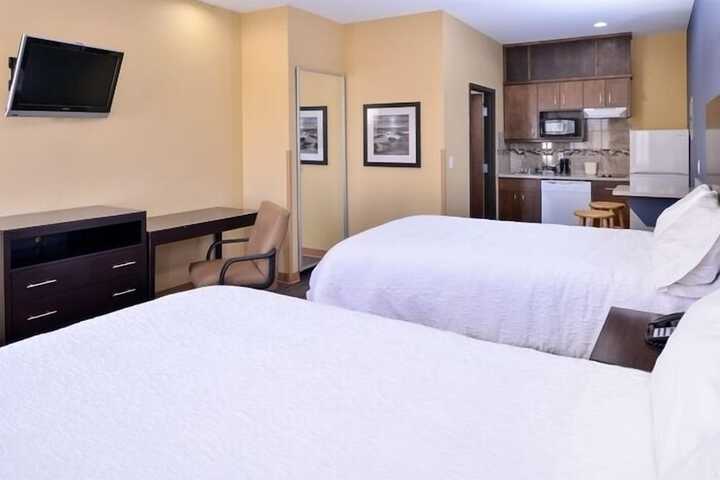 Room 32 of 42