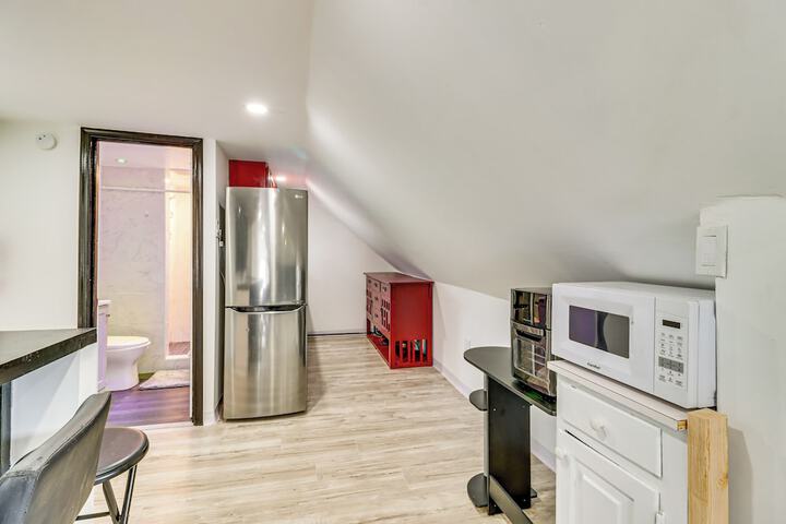 Walkable Abode in Stroudsburgs Business District!