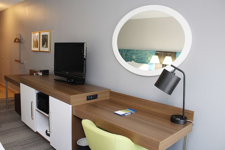 Room 9 of 26