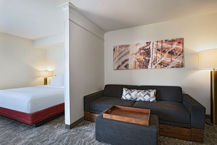 Room 9 of 24
