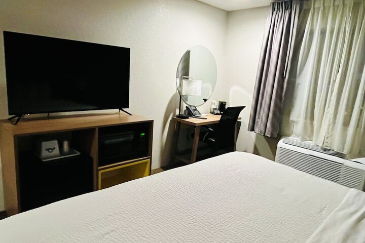 Room 17 of 32