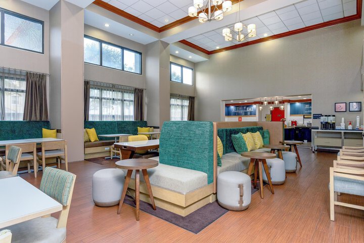 Hampton Inn & Suites Port St. Lucie West