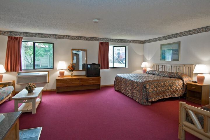 Room 9 of 16