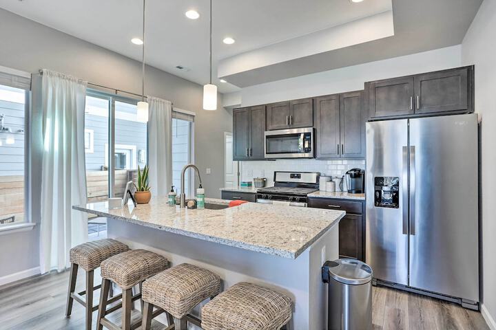 Cozy Abode w / Patio 7 Mi to Dtwn Denver