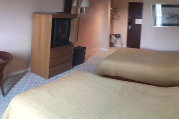 Room 18 of 48