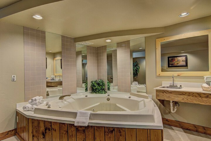 Eagle River Inn and Resort