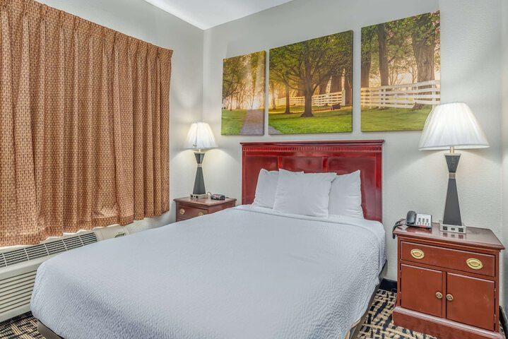 Room 14 of 25