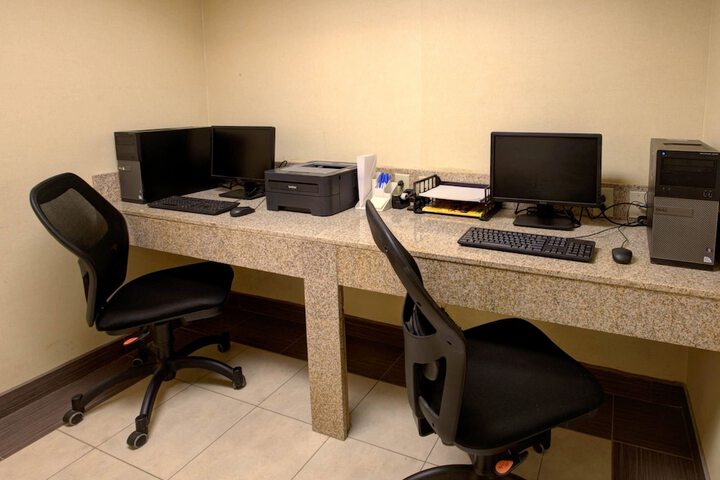 Business Center 38 of 38