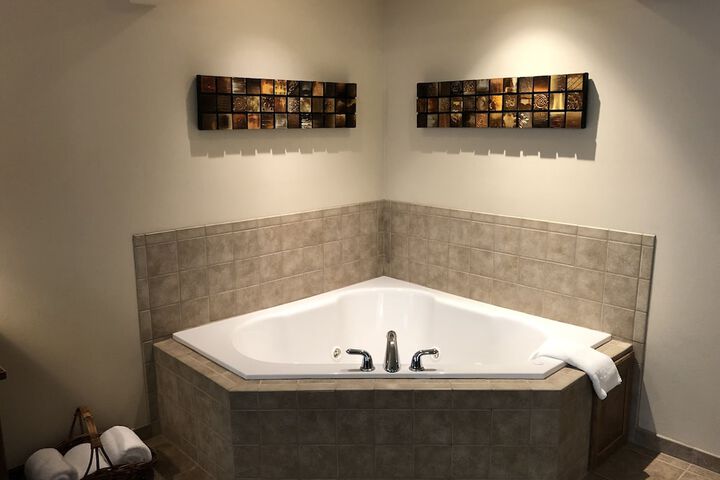 Room 17 of 35