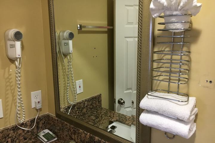 Room 6 of 15