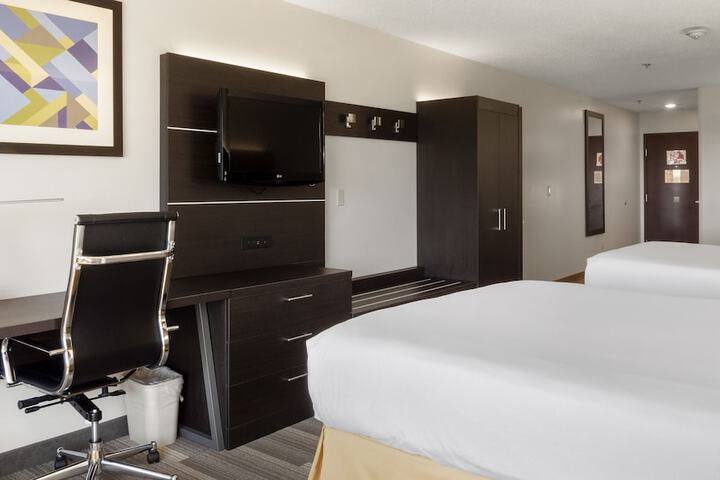 Holiday Inn Express and Suites Newton by IHG