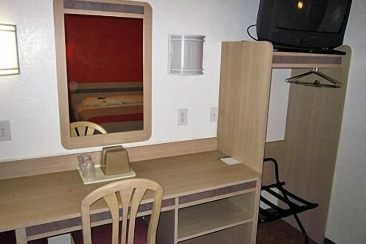 Room 26 of 27