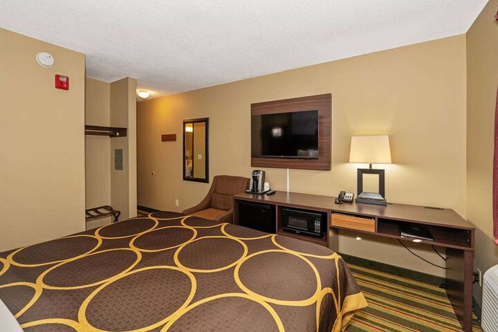 Super 8 by Wyndham Superior WI