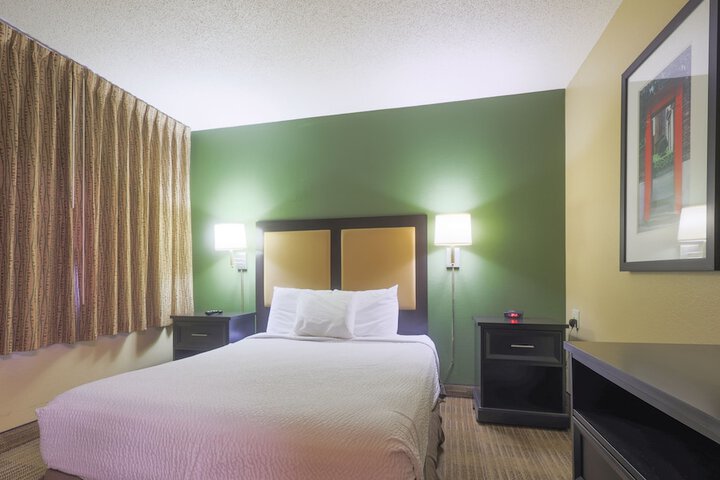 Room 19 of 27