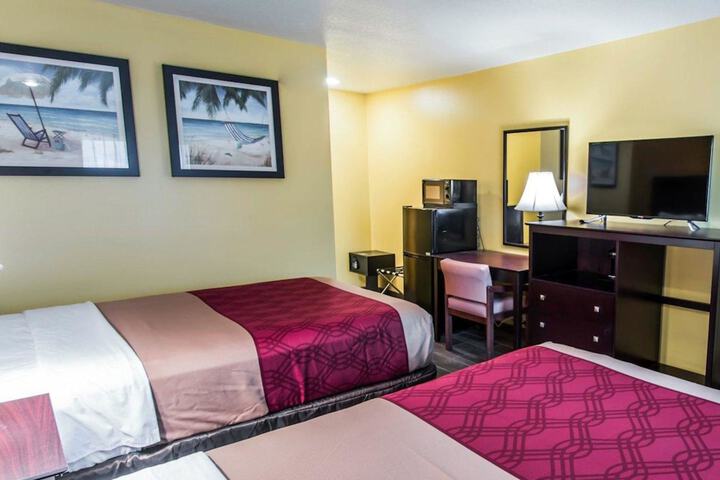 Room 13 of 27