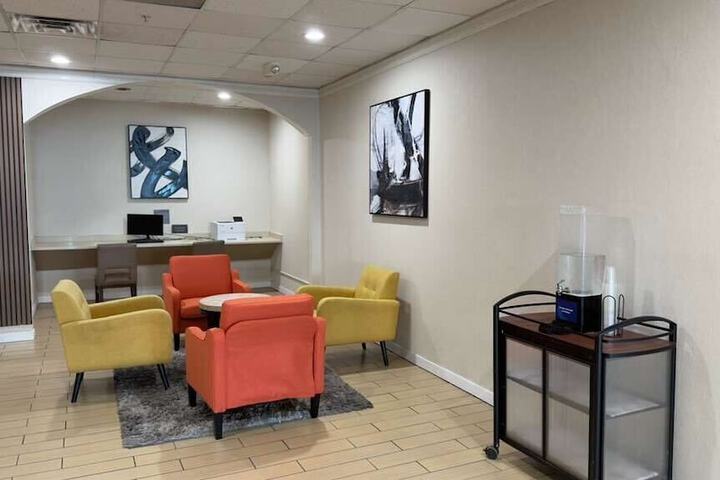 Comfort Inn & Suites Omaha Central