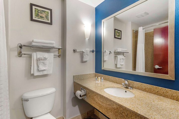 Comfort Suites Atlanta Airport