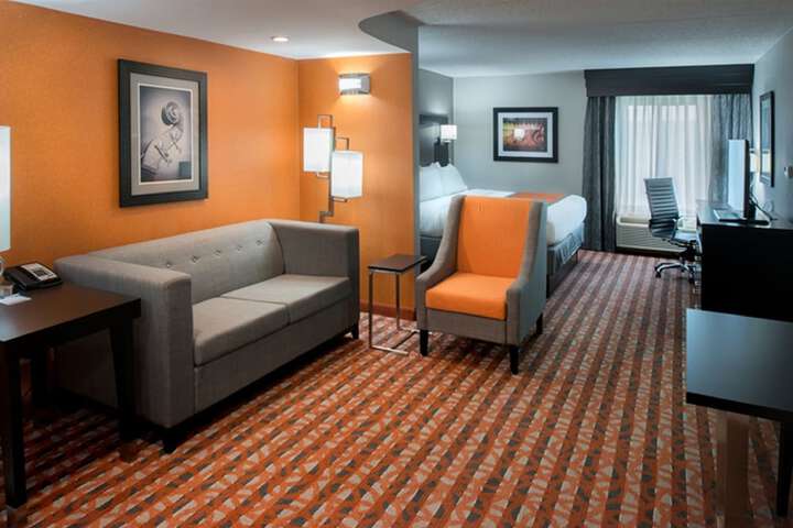 Room 21 of 40