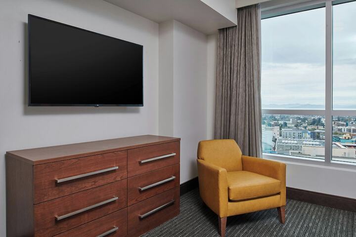Room 30 of 74