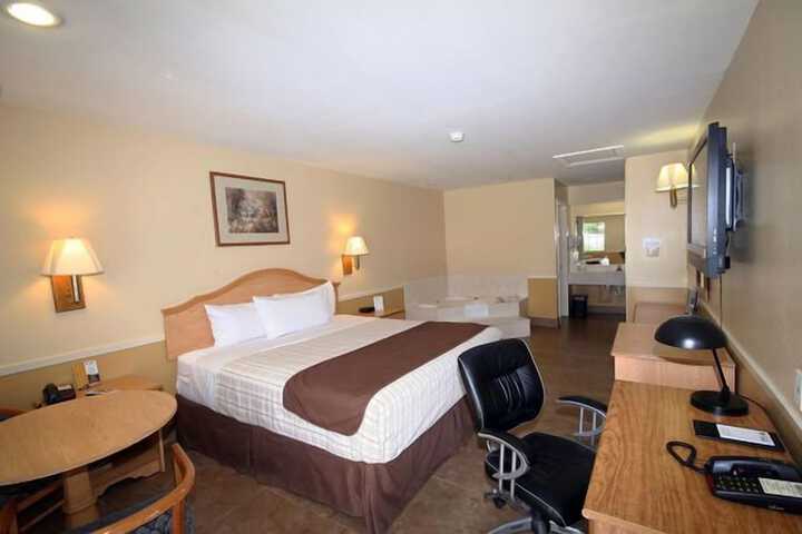 Room 22 of 28