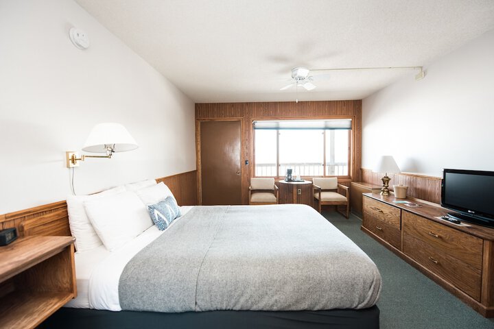 Room 110 of 156