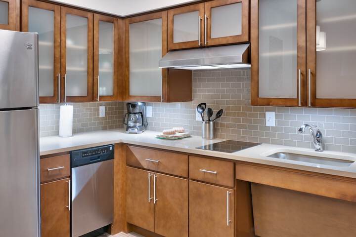 Staybridge Suites Lehi - Traverse Ridge Center by IHG