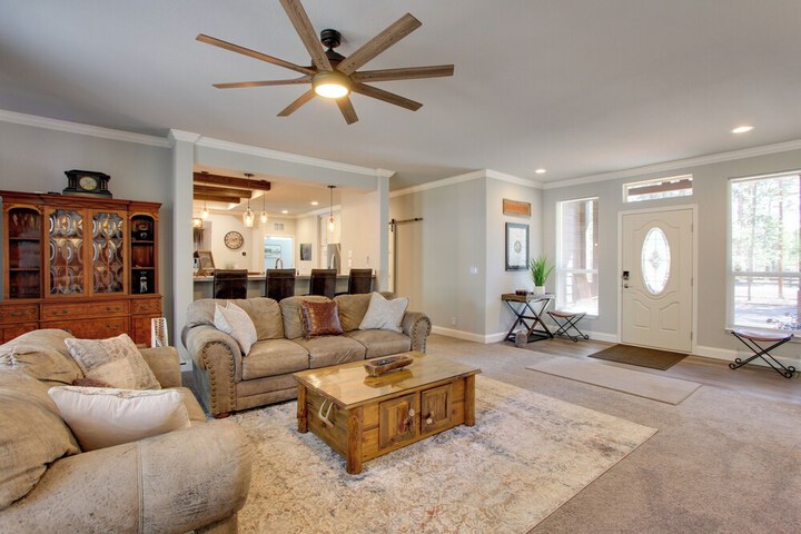 the Hub La Pine Vacation Rental - Dog Friendly!