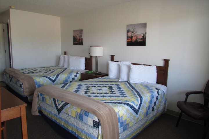 Douglas Inn & Suites