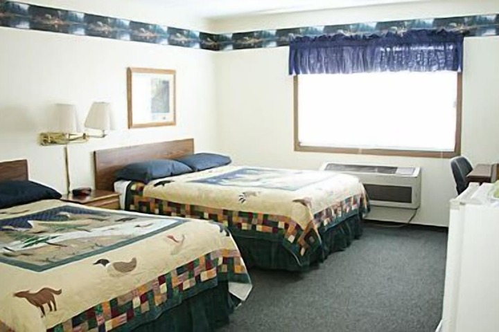 Riverside Inn