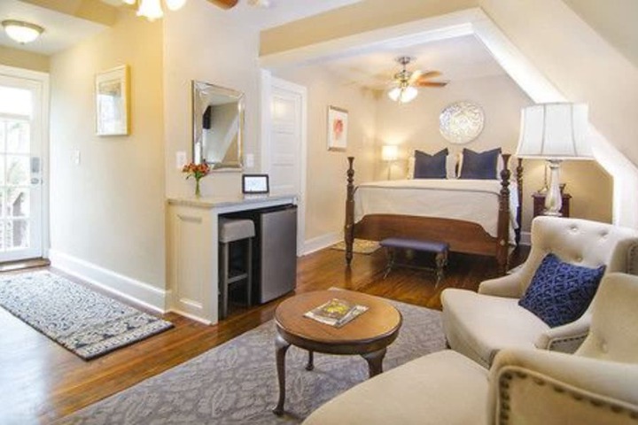 Hillbrook Inn