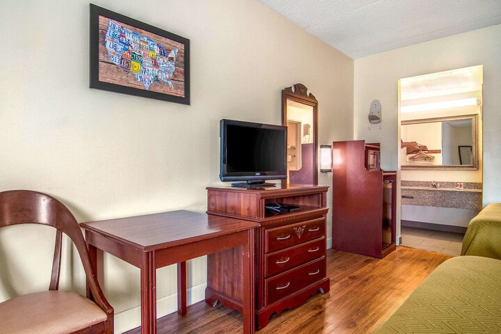 Room 15 of 21