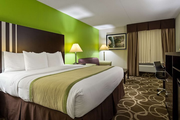 Room 11 of 24