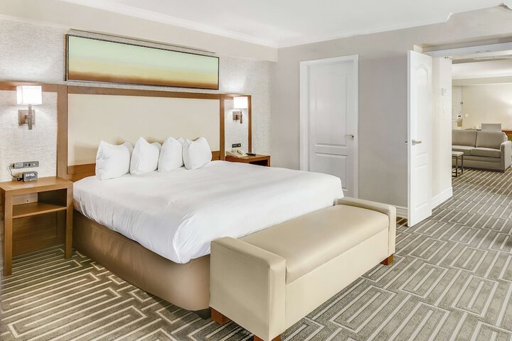 Room 52 of 146