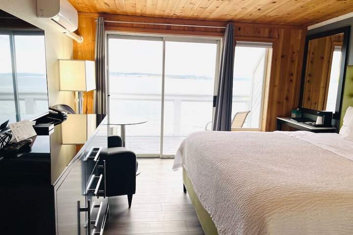 Tides Inn & Suites