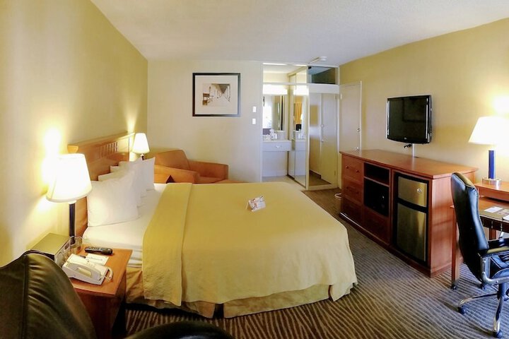 Room 33 of 45