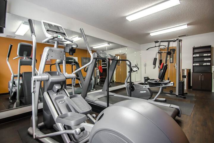 Quality Suites St. Joseph