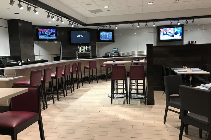 Lounge 41 of 46