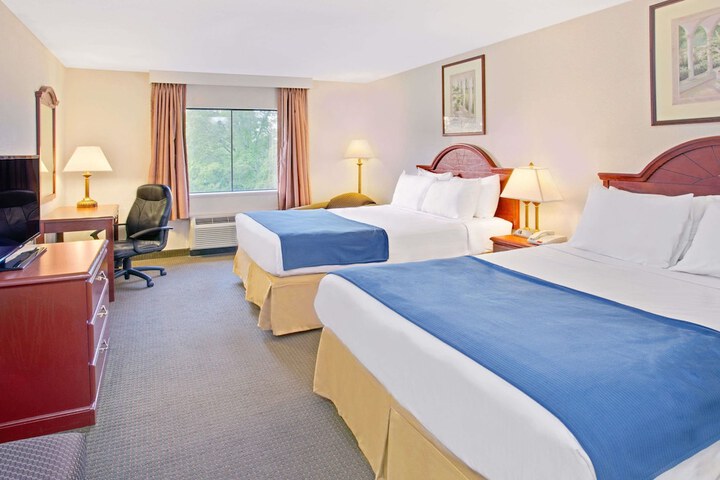 Room 8 of 19